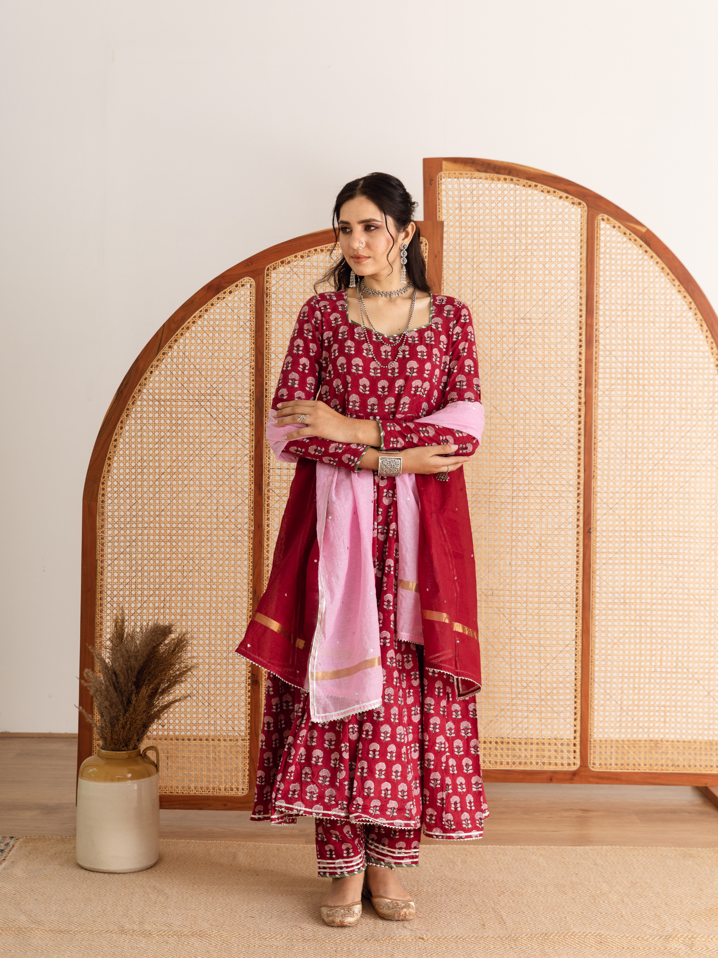 Gulaab Gainda Kalidar Set