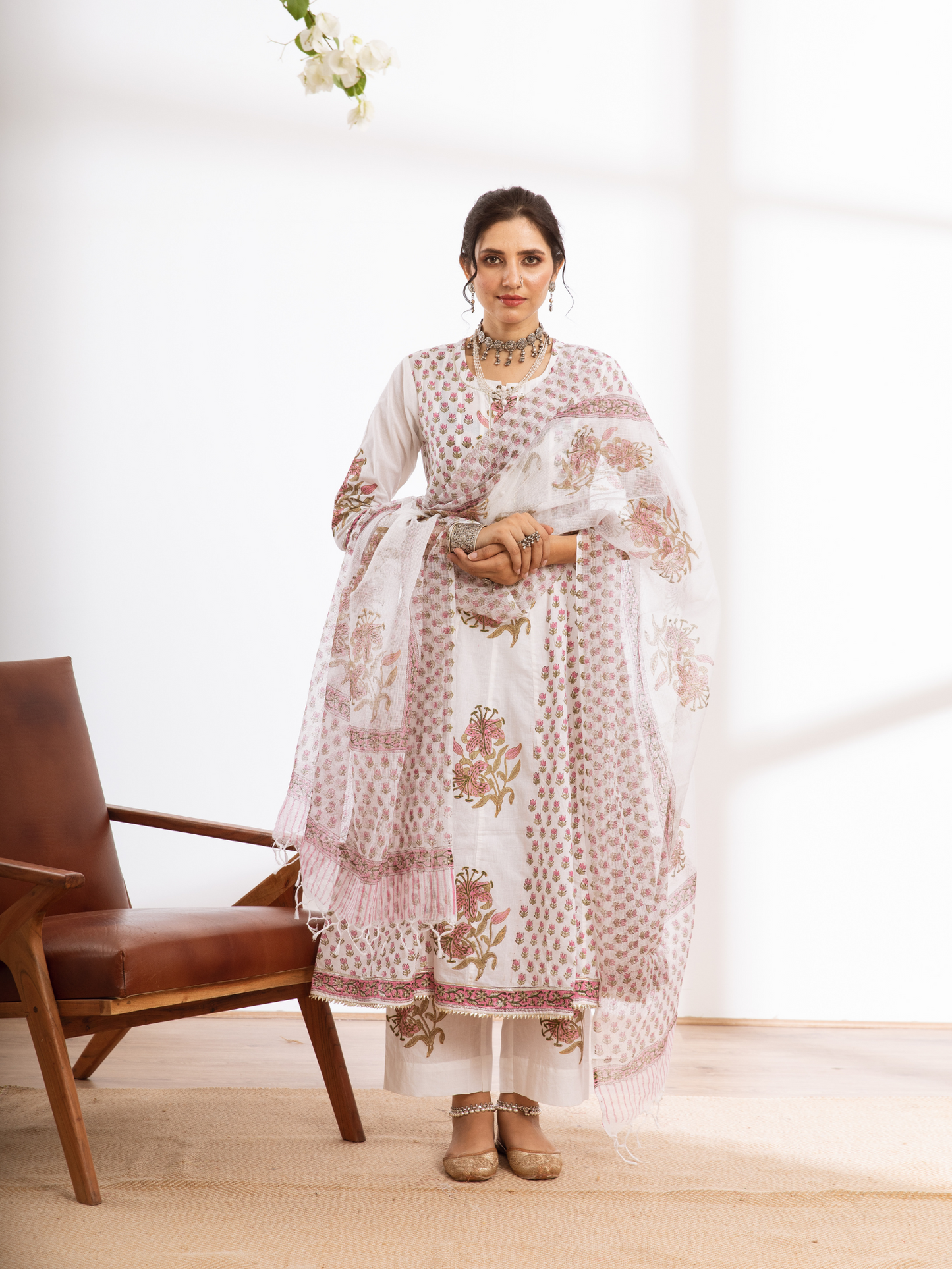 Himshweta  Cotton Kalidar Set