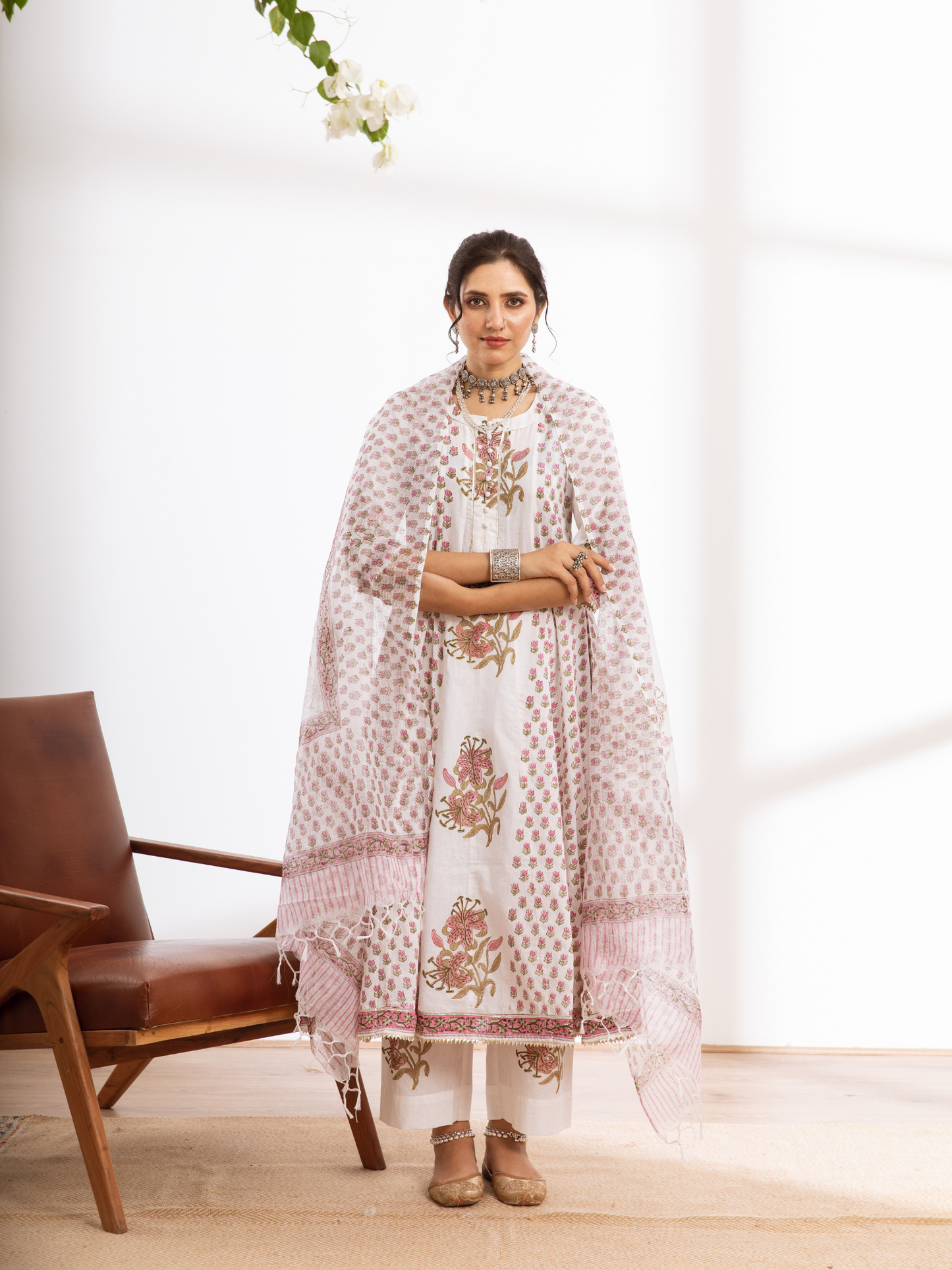 Himshweta  Cotton Kalidar Set