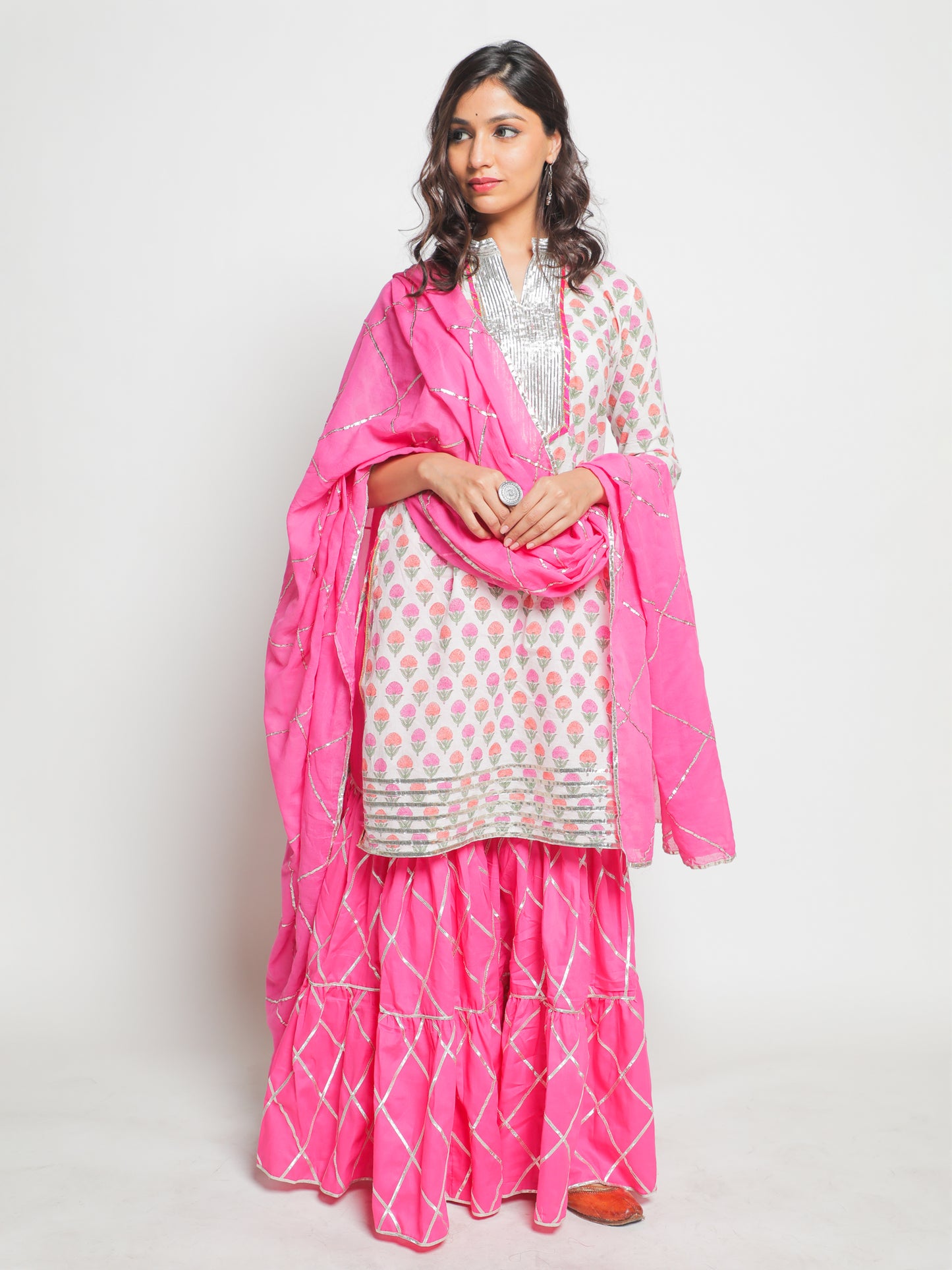 Guldastan Gulabo sharara set