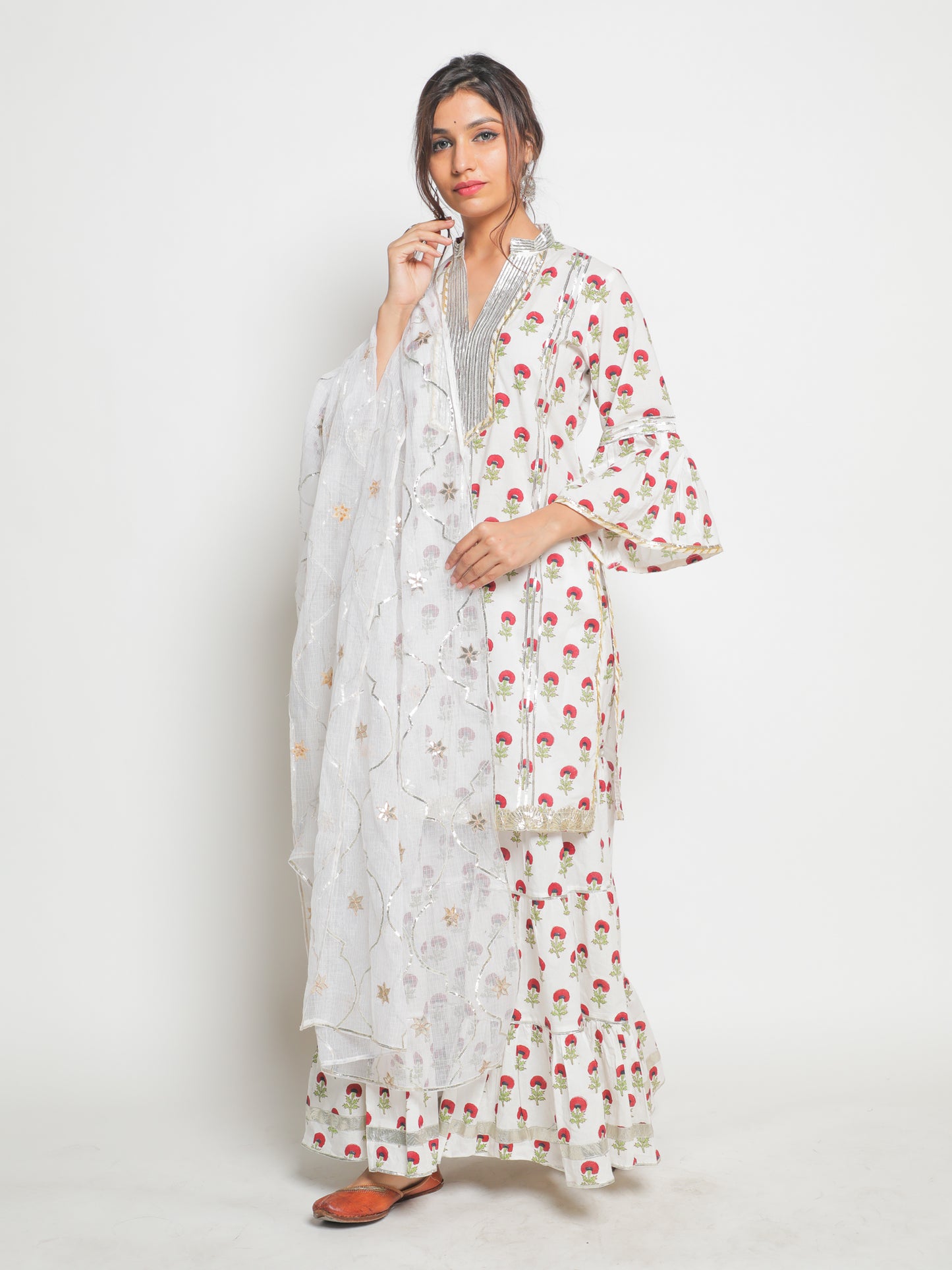 Monica Gupta in Gainda Phool farshi sharara