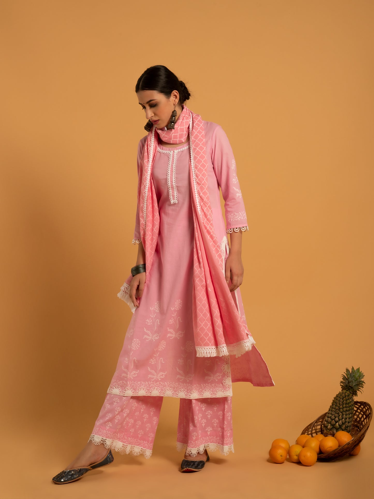 Gulaab Khari Pink Printed Cotton Suit Mulmul Dupatta