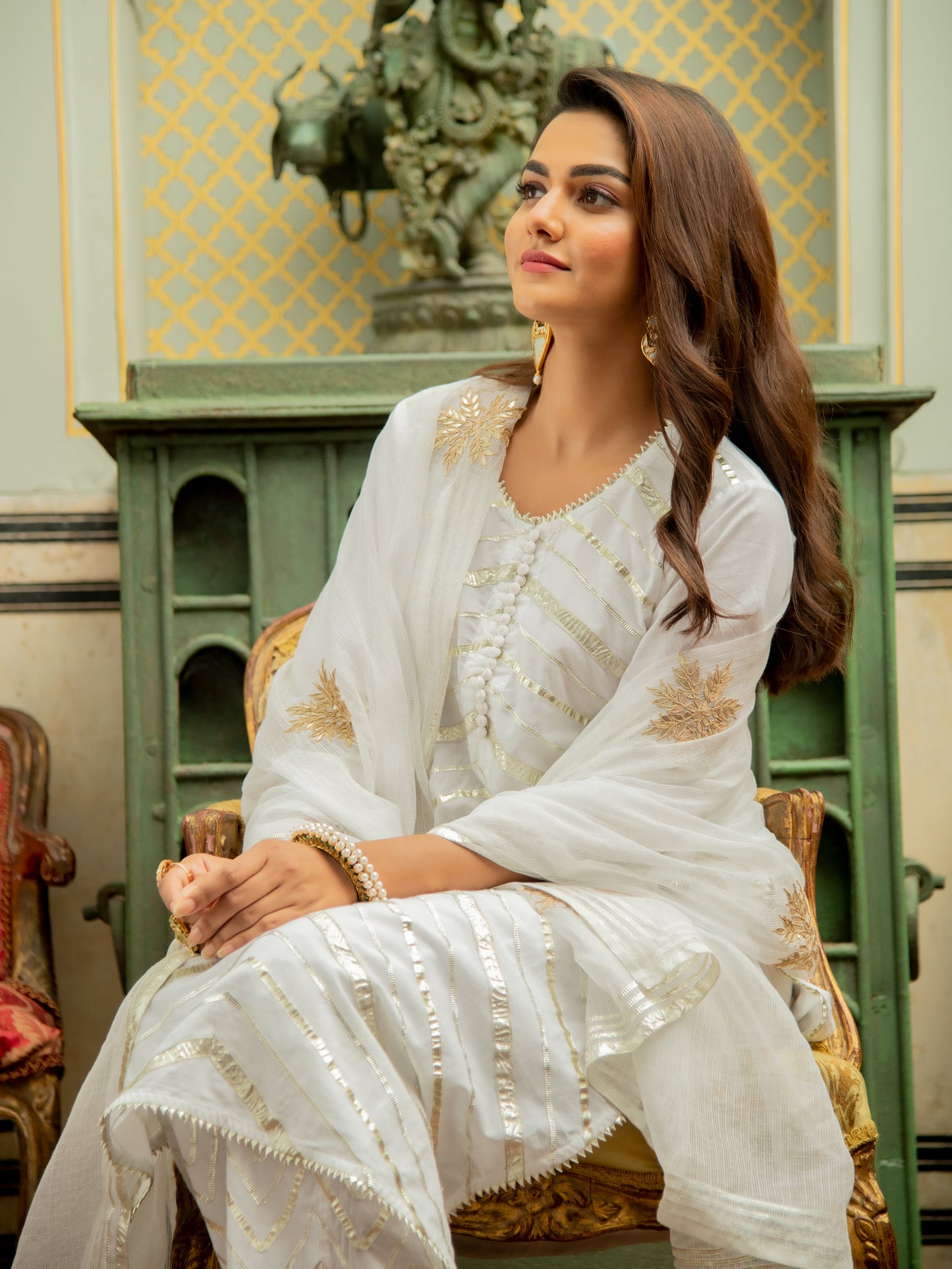 Noor Shwet Gota Work Lehriya Set