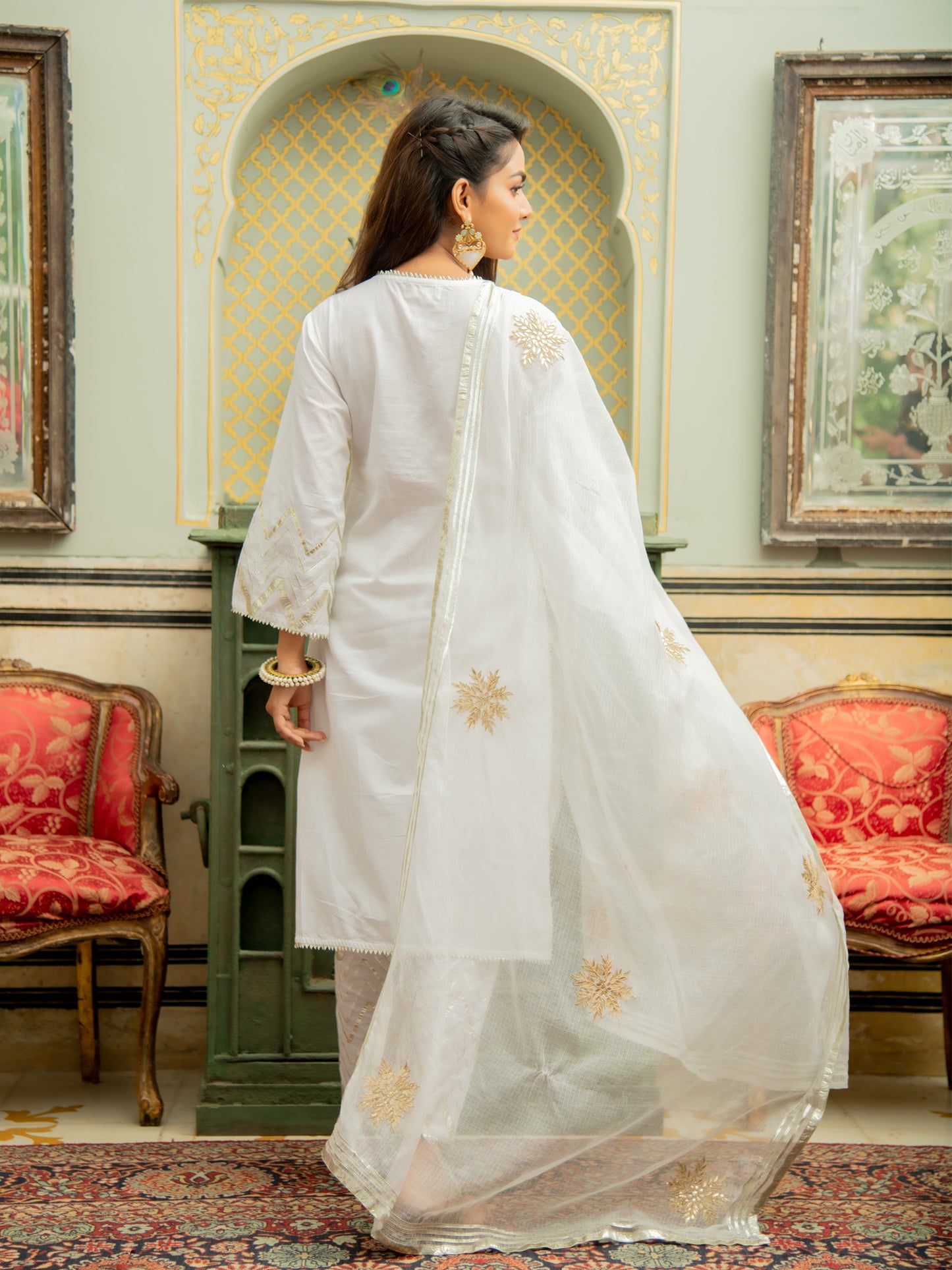 Noor Shwet Gota Work Lehriya Set