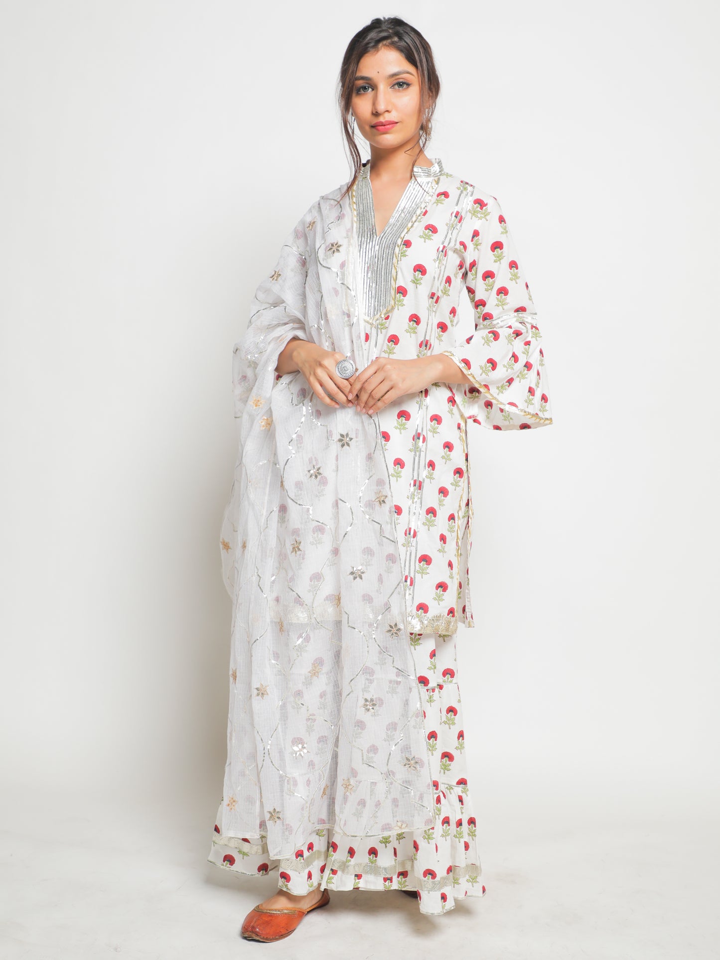 Monica Gupta in Gainda Phool farshi sharara