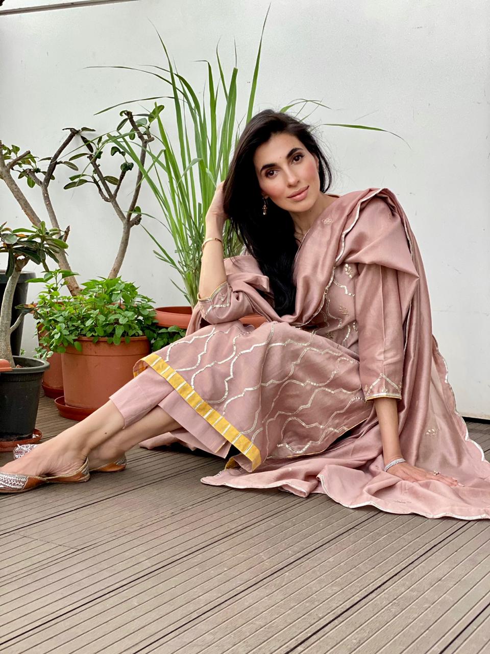 Prerna Goel in Set of 3 Consists of Kurta, Dupatta and Pants