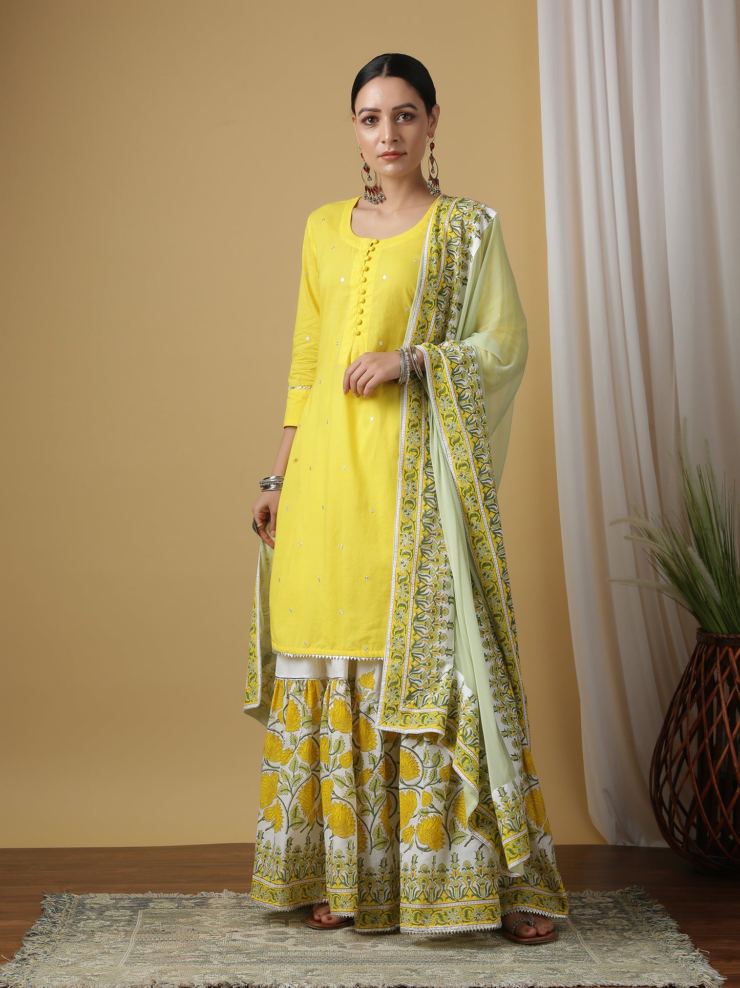 Isha Borah in Mrinalini Gudhal