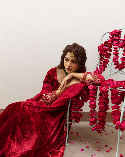 Zeya Gulaab - Velvet Embroidered Suit Set