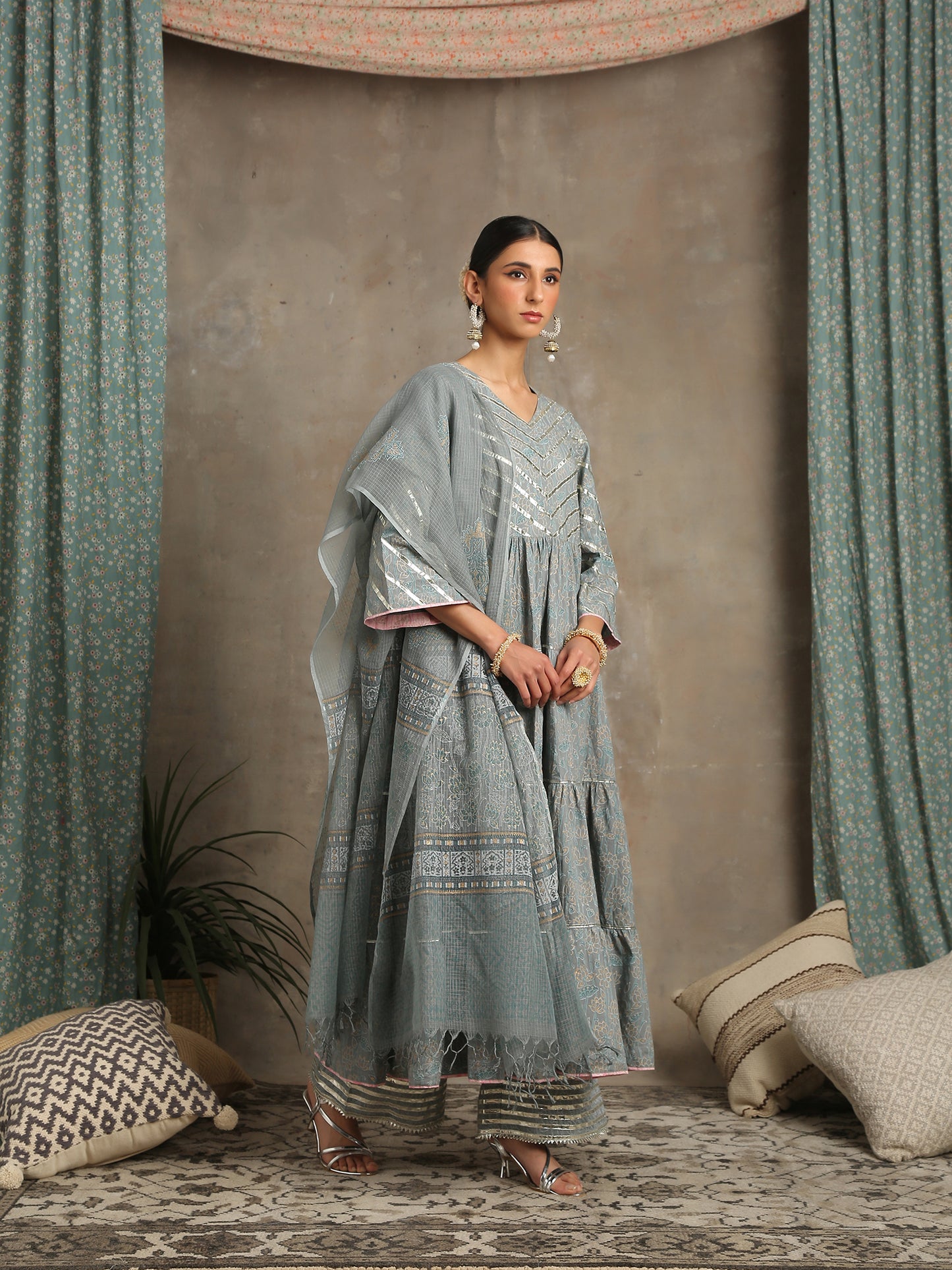 Neer Grey Tiered Suit Kota Doria Dupatta